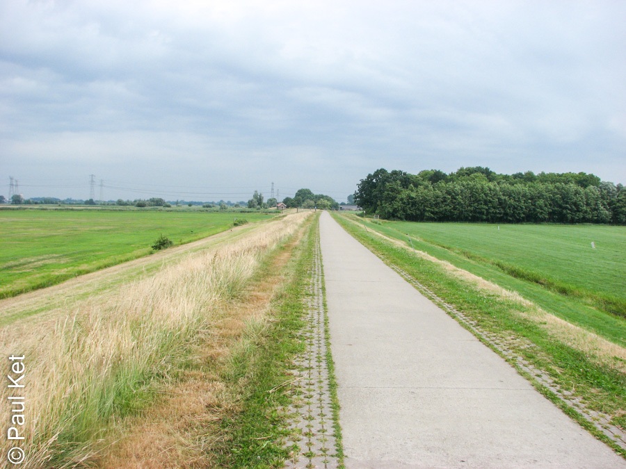 Taken at Latitude/Longitude:52.584006/6.105728. 0.65 km West Streukel Overijssel Netherlands <a href="http://www.geonames.org/maps/google_52.584006_6.105728.html"> (Map link)</a>